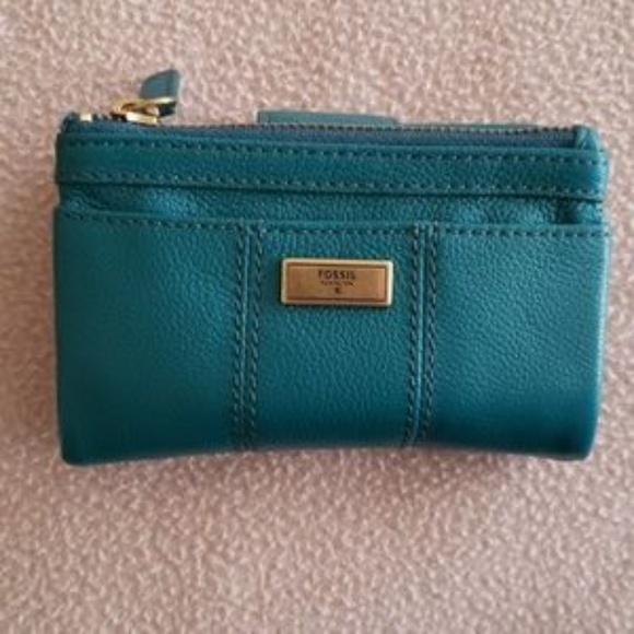 Fossil Handbags - Teal Fossil wallet, excellent condition.